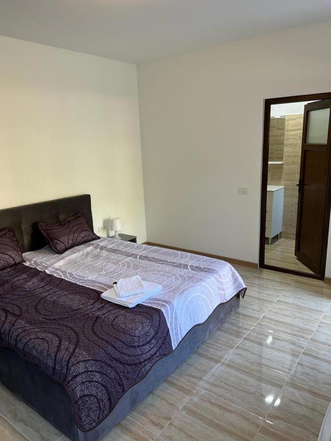 Camere De Inchiriat Cris&Dia 南埃福列 外观 照片